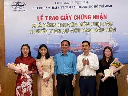 Sửa đổi quy định về sử dụng lao động, Việt Nam đã có những nữ thuyền viên đầu tiên