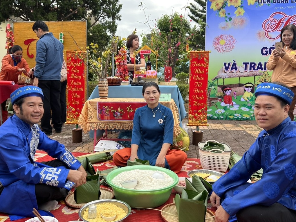 Kon Tum: Công đoàn mang Tết đến cho đoàn viên, người lao động