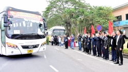 Công nhân về quê ăn Tết bằng xe Công đoàn:  “Hồi hộp không ngủ được vì… lo chậm chuyến”