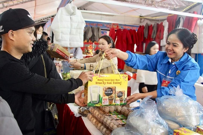 Siết lại kỷ cương, lề lối làm việc, khơi dậy tình cảm, trách nhiệm của cán bộ công đoàn