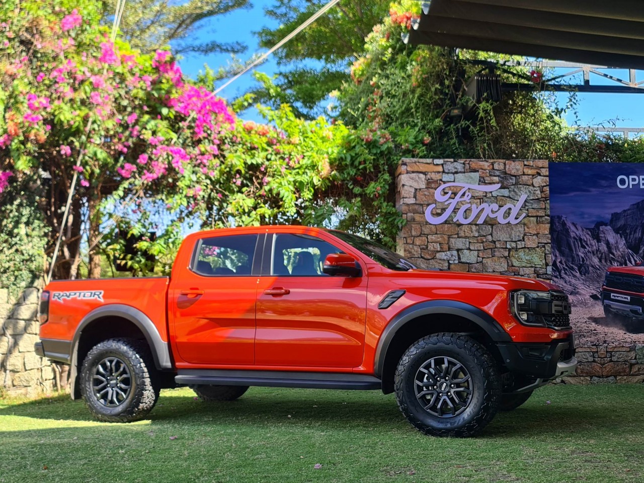 Ford Ranger Raptor chính thức xuất hiện tại Việt Nam