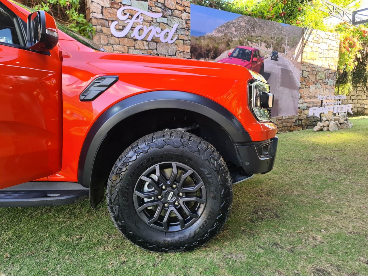 Ford Ranger Raptor chính thức xuất hiện tại Việt Nam