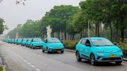 Taxi Xanh của tỷ phú Phạm Nhật Vượng có là "đối thủ" của các hãng truyền thống?