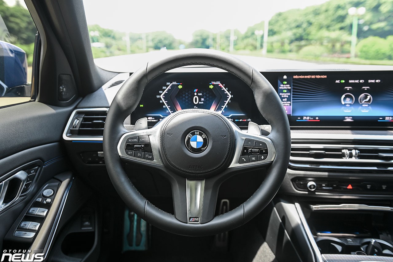 BMW 330i M Sport lái hay nhất phân khúc nhưng thiếu tính năng hỗ trợ lái