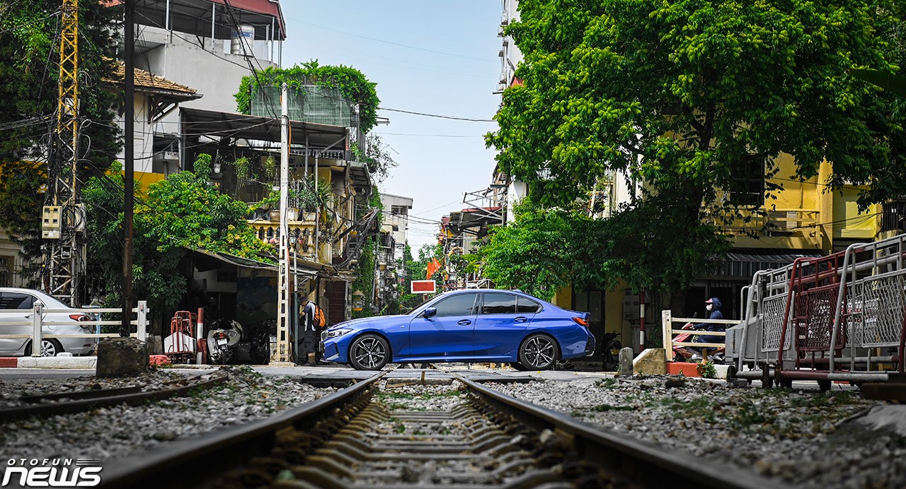 BMW 330i M-Sport lái hay nhất phân khúc nhưng thiếu tính năng hỗ trợ lái