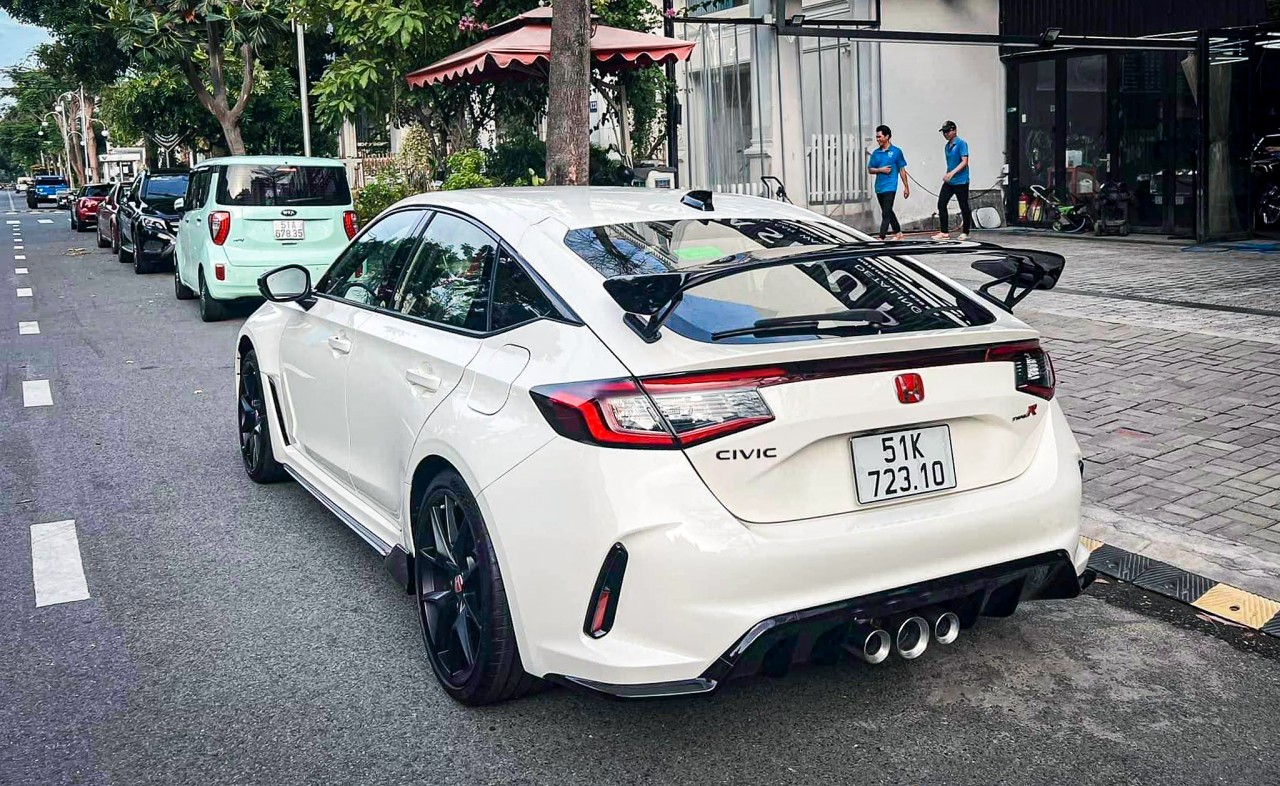 Honda Civic Type R 2023 đầu tiên tại Hà Nội