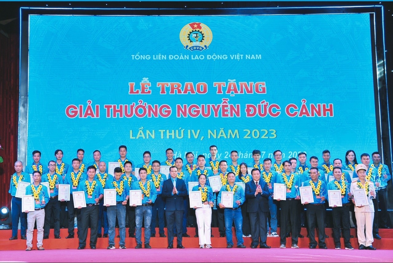 Cứ làm việc hăng say, cống hiến hết mình thì sẽ có thành quả tốt