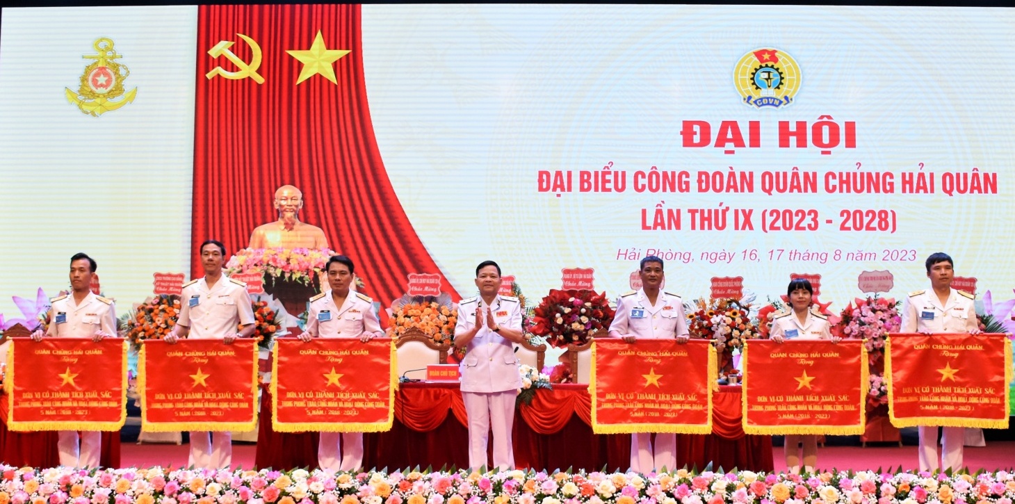 Quyết tâm đổi mới, phát triển toàn diện, không để bị bất ngờ từ hướng biển