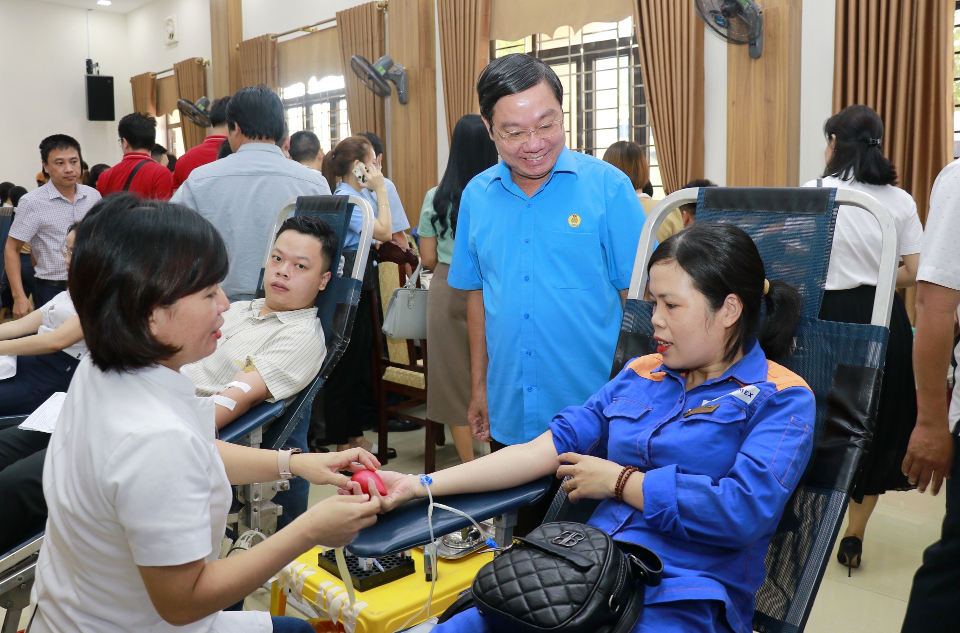 Đông đảo đoàn viên, người lao động tại tỉnh Quảng Trị tham gia hiến máu tình nguyện