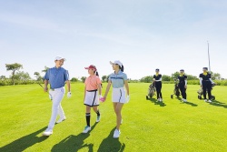 Biến golf trở thành tiện ích kế bên nhà, Vinhomes Royal Island hút khách thượng lưu