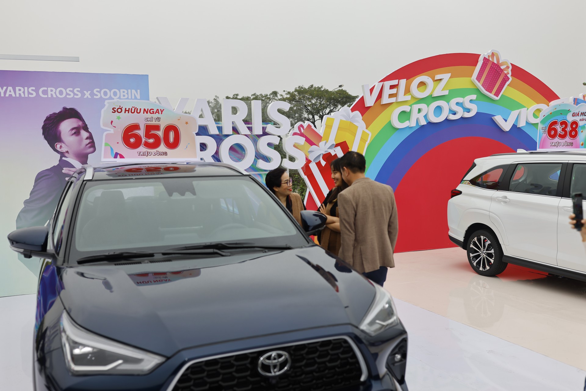 Toyota carnival chiêu đãi khách hàng tham quan với nhiều hoạt động thú vị