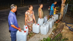 Sống chung với hạn mặn