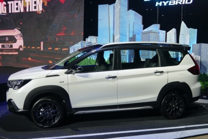 Suzuki XL7 Hybrid ra mắt, giá 599 triệu đồng