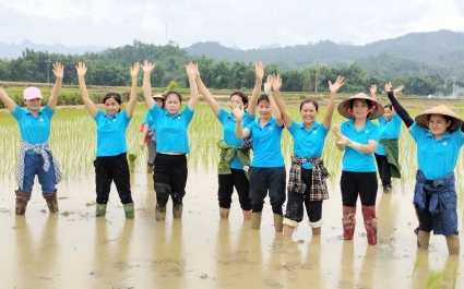 Những vòng tay ân tình giúp cô giáo nghèo Cao Bằng vượt lên nghịch cảnh