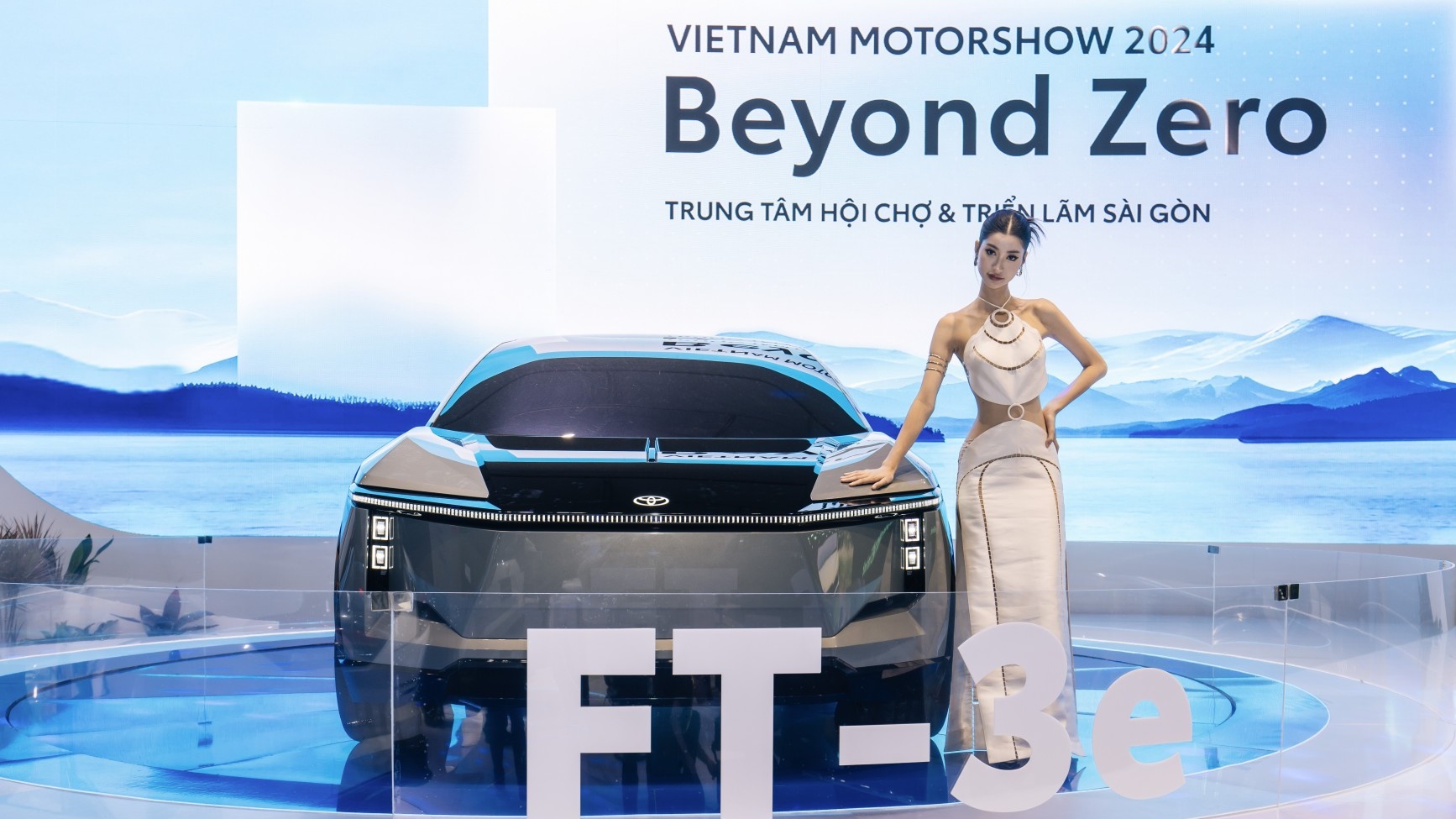 Màn chào sân ấn tượng của Toyota tại Triển lãm Ô tô Việt Nam 2024