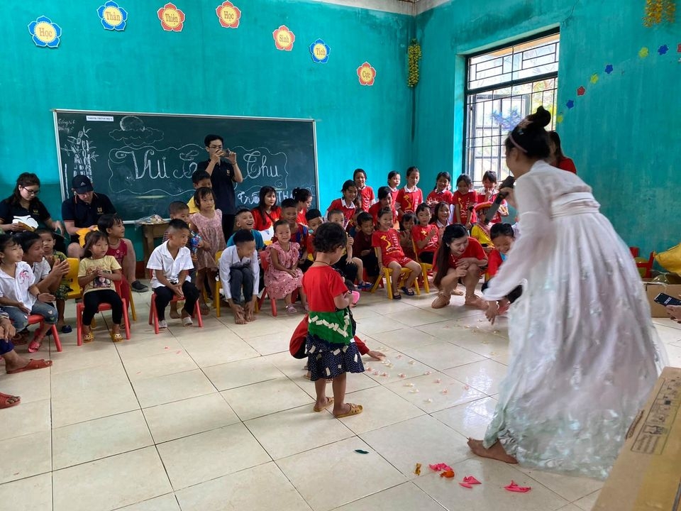 Trung thu trên bản – Đêm rằm yêu thương