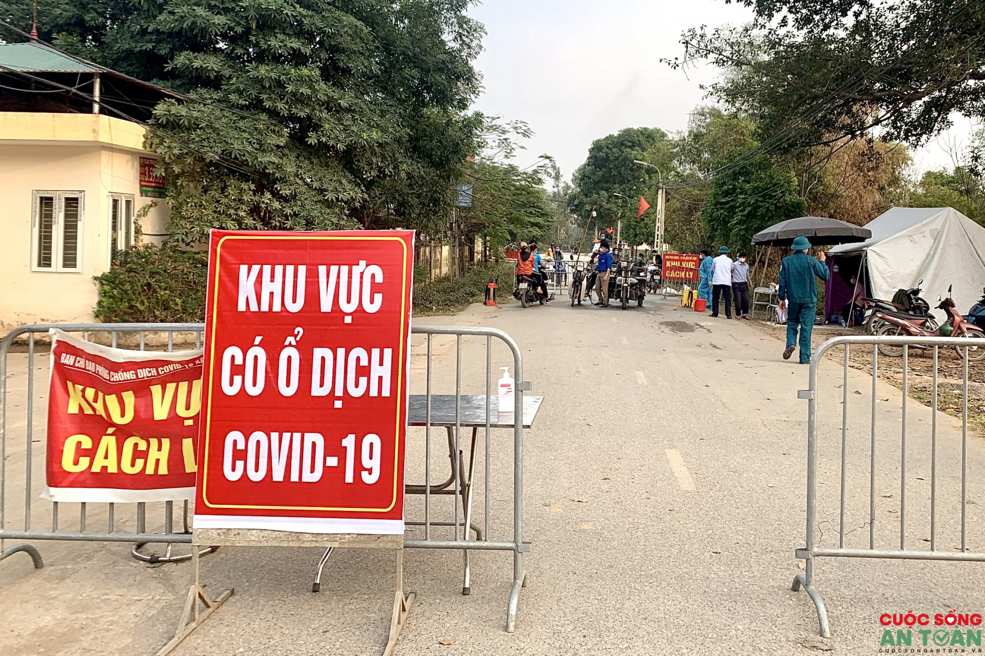 COVID 19 tại Hà Nội: Chung cư Láng Hạ, ĐH FPT và T6 Times City được dỡ bỏ phong toả