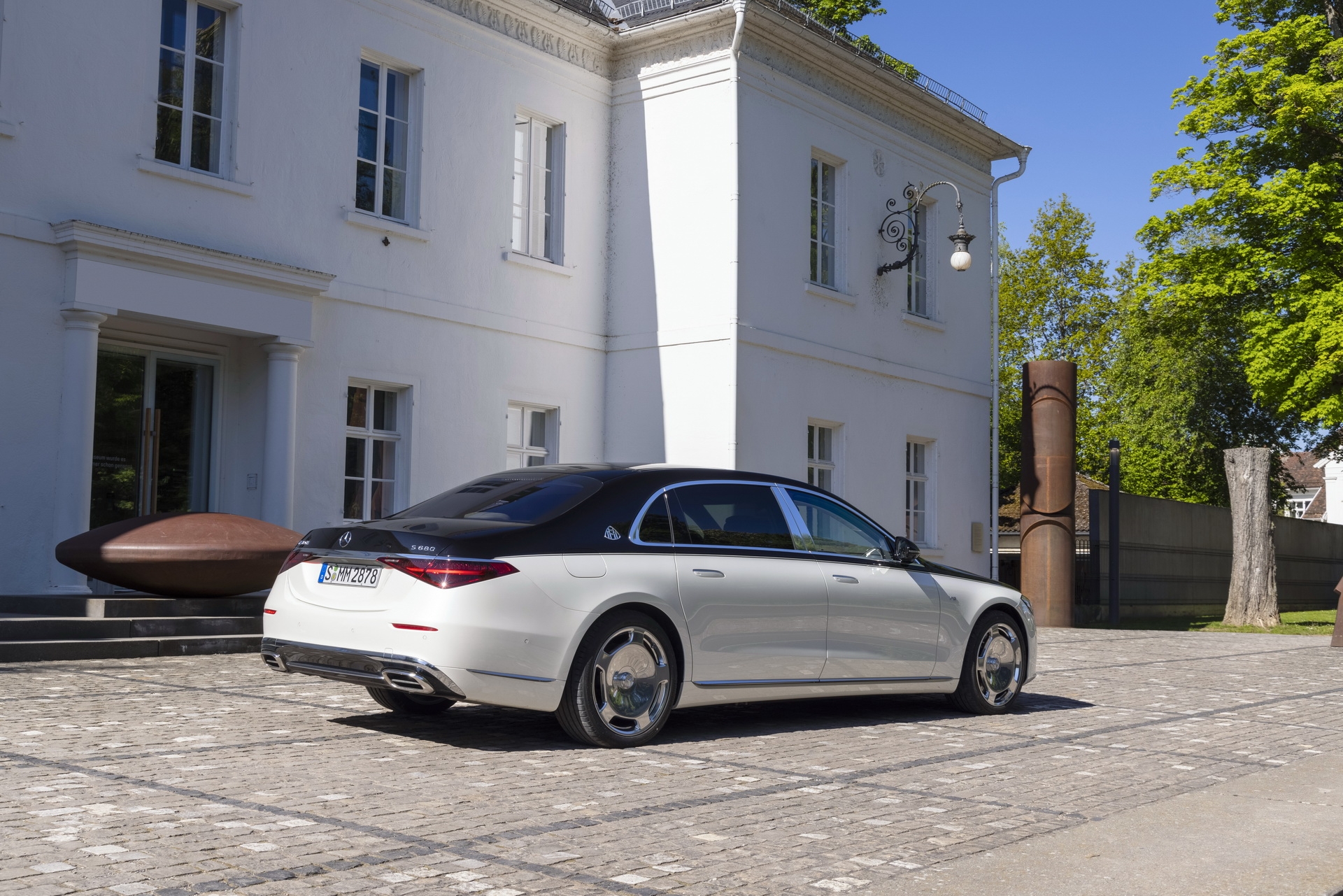 Maybach S Class thế hệ mới giá từ 4,5 tỷ đồng tại châu Âu