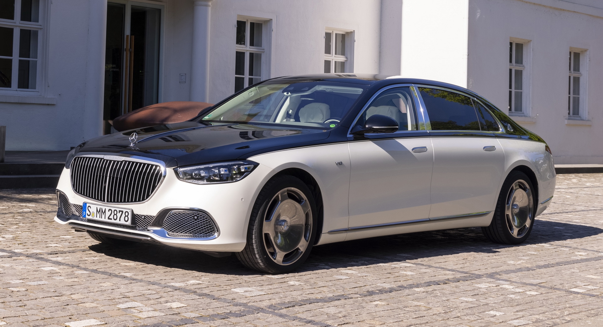 Maybach S Class thế hệ mới giá từ 4,5 tỷ đồng tại châu Âu