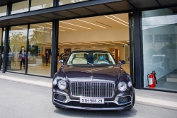 Hai đại gia Việt chi 40 tỷ đồng tậu 2 chiếc Bentley Flying Spur V8 First Edition