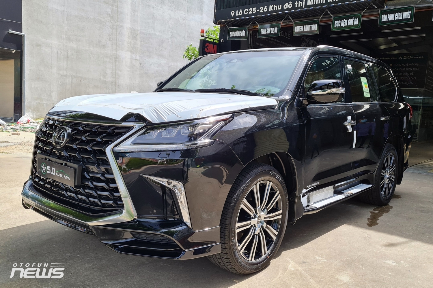 Lexus LX570 2021 giá gần 10 tỷ đồng đầu tiên Nghệ An