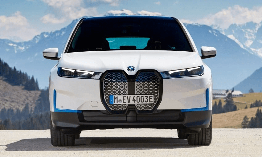 SUV chạy điện BMW iX giá từ 2,28 tỷ đồng tại Malaysia