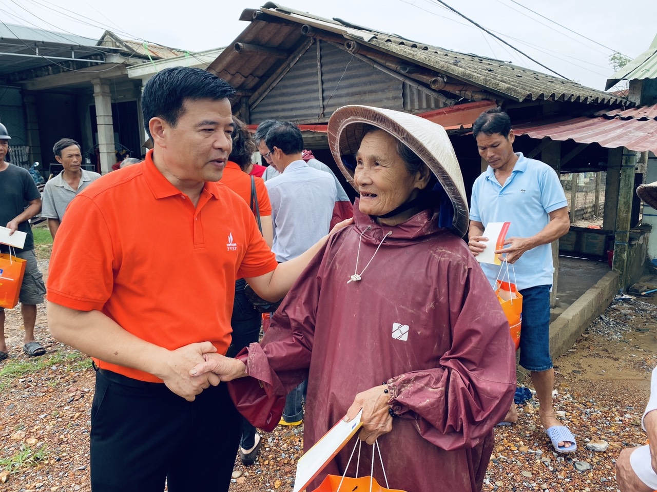 “Công đoàn vận động người lao động thực hiện “nhiệm vụ cấp bách” phòng chống Covid-19”