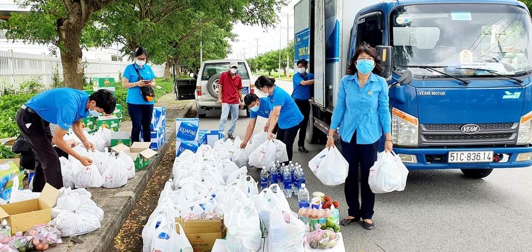 Vị giám đốc dành nhiều tình cảm cho công nhân, Công đoàn