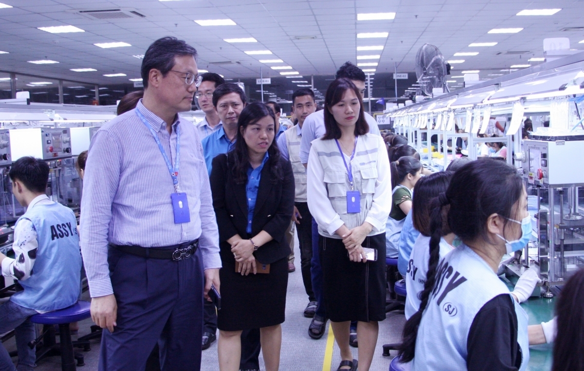 Tăng cường vai trò công đoàn trong công tác an toàn  vệ sinh lao động