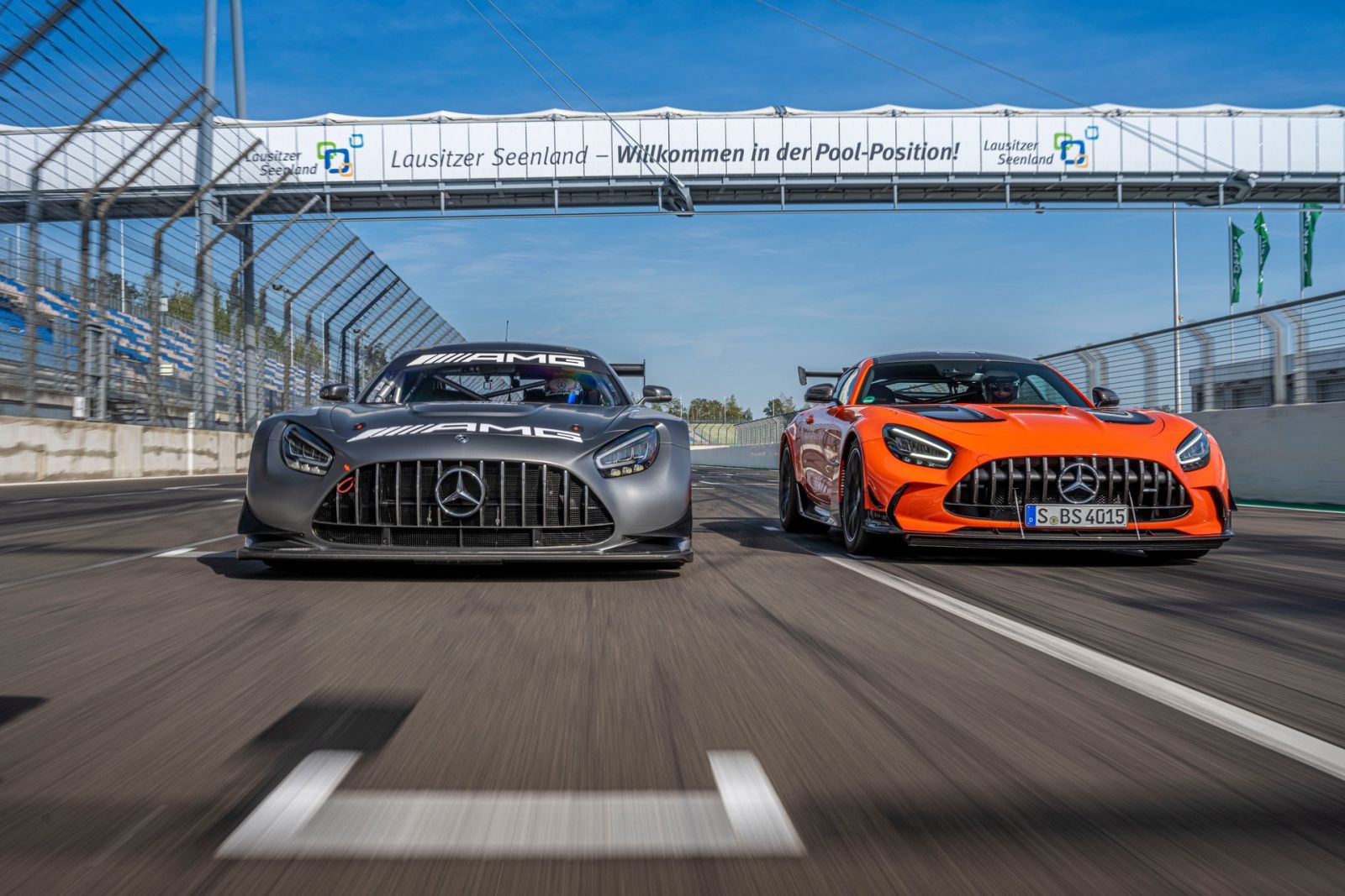 Mercedes-AMG GT Black Series 2021 có giá 325.000 USD