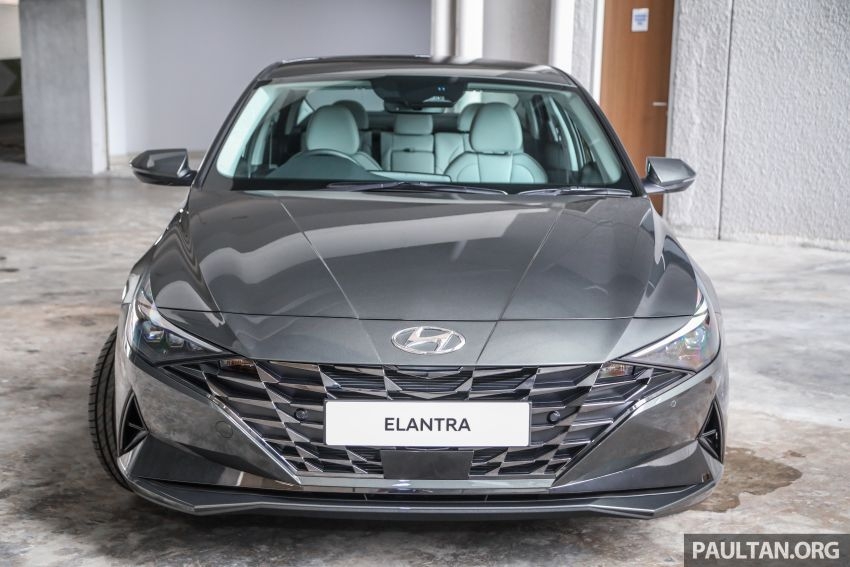 Hyundai Elantra 2021 giá từ 906 triệu đồng tại Malaysia