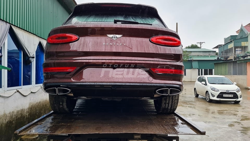 Đại gia Nghệ An chi 17 tỷ mua Bentley Bentayga First Edition