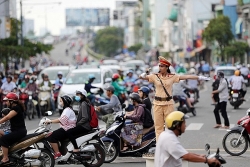 dai bieu quoc hoi de nghi bo truong chu tich tinh di xe may xe dap