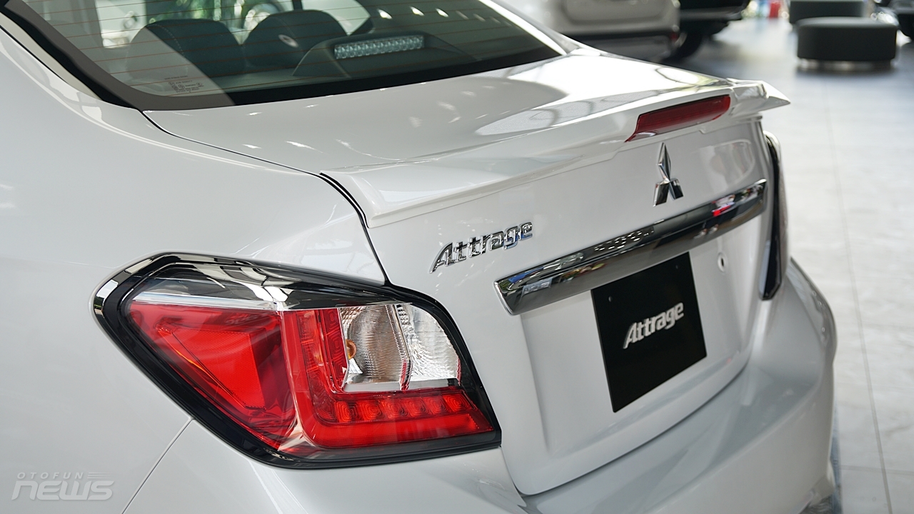 mitsubishi attrage 2020 them nhieu trang bi gia khong thay doi