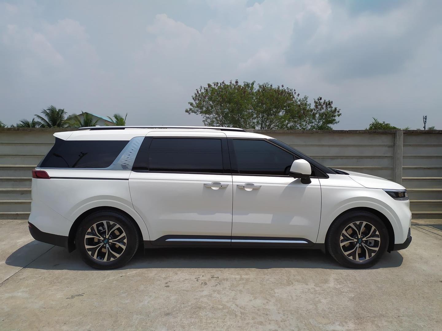 Hình thực tế Kia Sedona 2021 tại Thái Lan