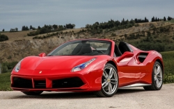 Vì sao siêu xe Ferrari bị triệu hồi tại Việt Nam?