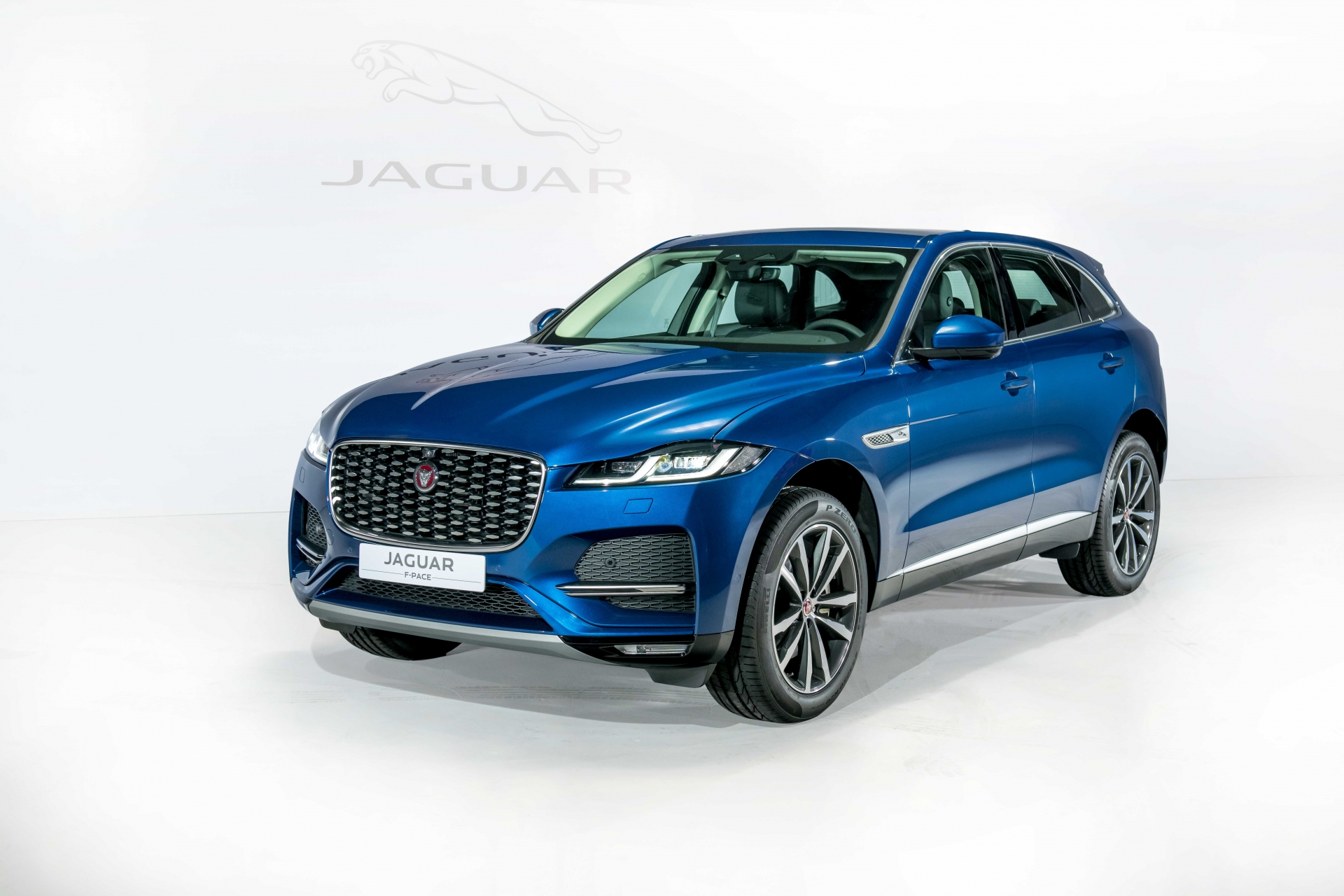 Chi tiết Jaguar F-Pace SE 250PS giá hơn 4,2 tỷ đồng