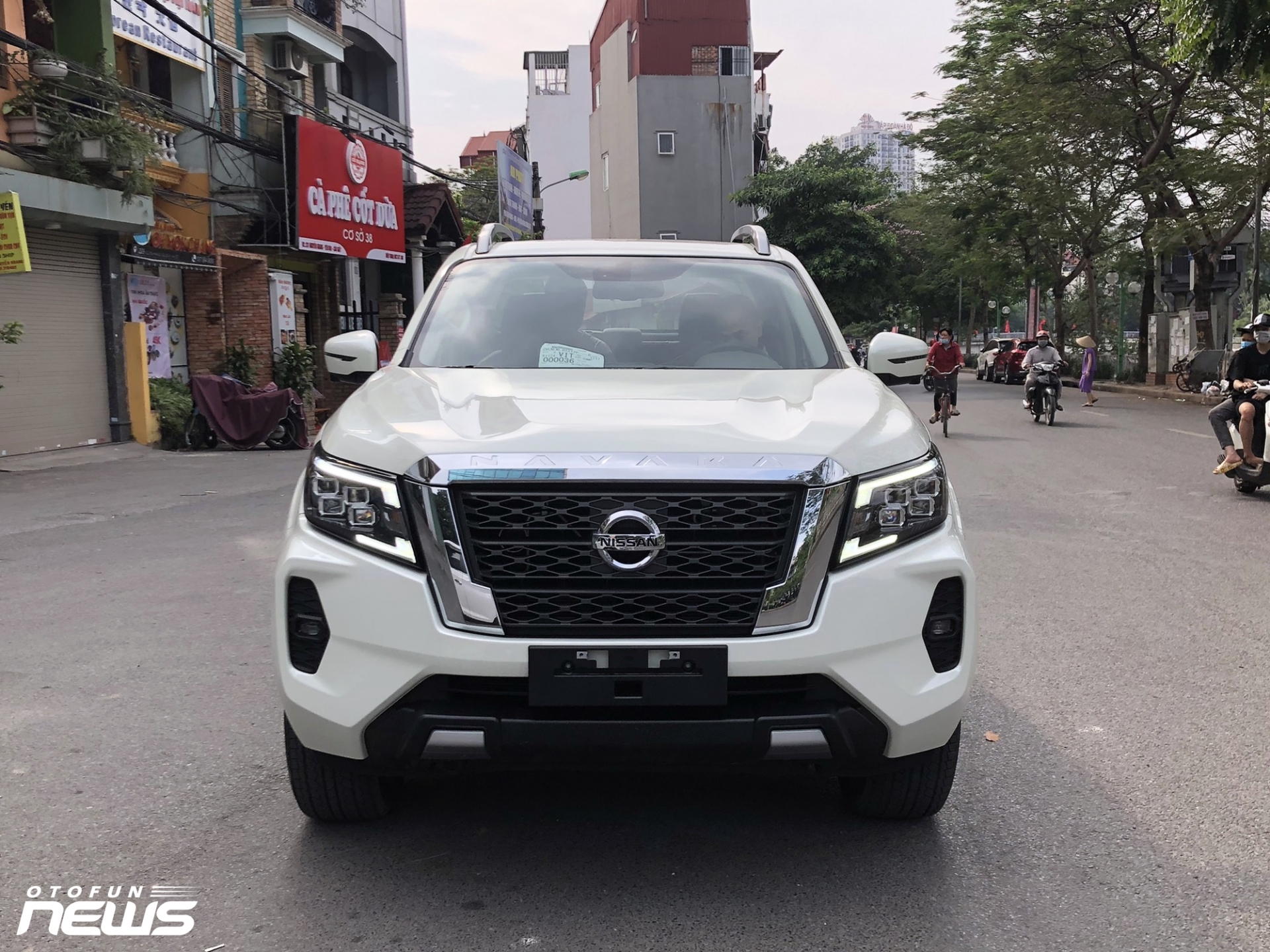 Hình thực tế Nissan Navara mới ra mắt ngoài đời thực