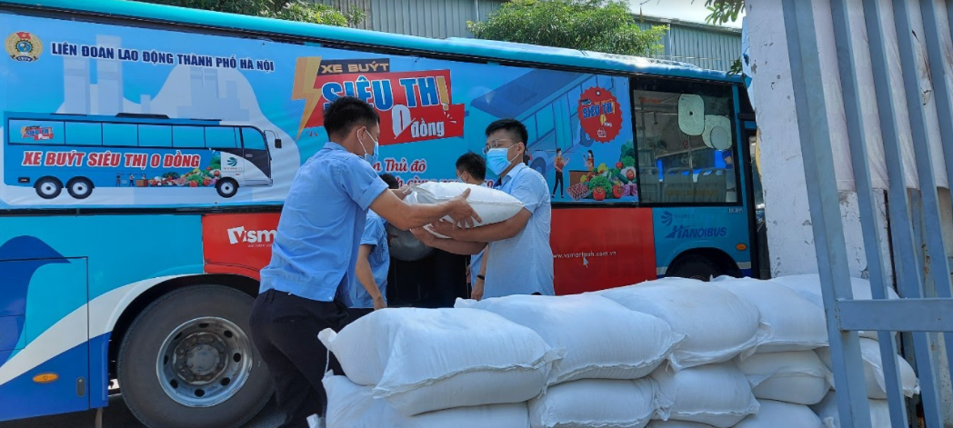 “Xe buýt siêu thị 0 đồng” trao yêu thương đến với đoàn viên Công đoàn Thủ đô