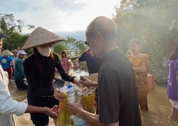 Có “làm màu” không?