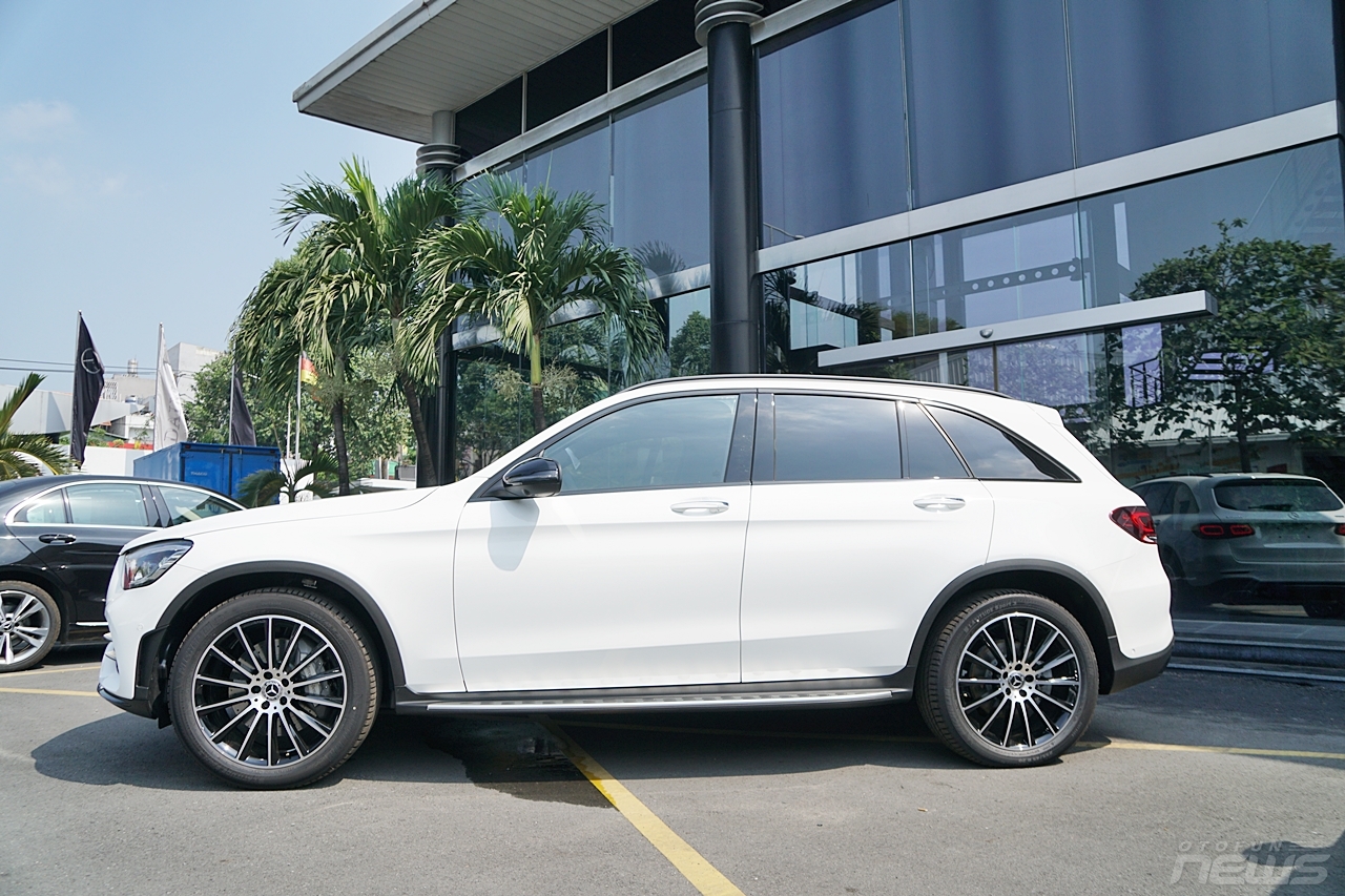 anh thuc te mercedes benz glc 300 2020 dau tien tai viet nam