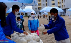 Bữa cơm công nhân và bài toán lòng tin