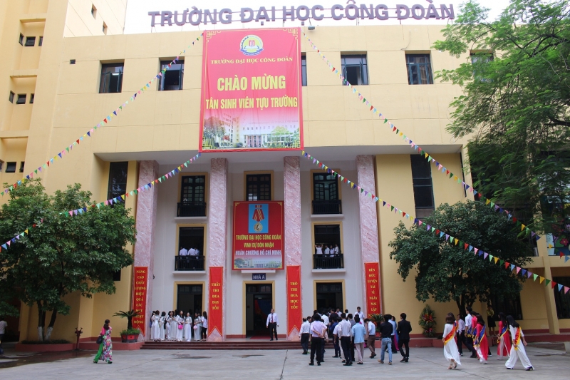 ĐỘT PHÁ TRONG VIỆC NÂNG CAO CHẤT LƯỢNG ĐỘI NGŨ  CÁN BỘ CÔNG ĐOÀN THEO TINH THẦN NGHỊ QUYẾT ĐẠI HỘI ĐẠI BIỂU TOÀN QUỐC LẦN THỨ XIII CỦA ĐẢNG