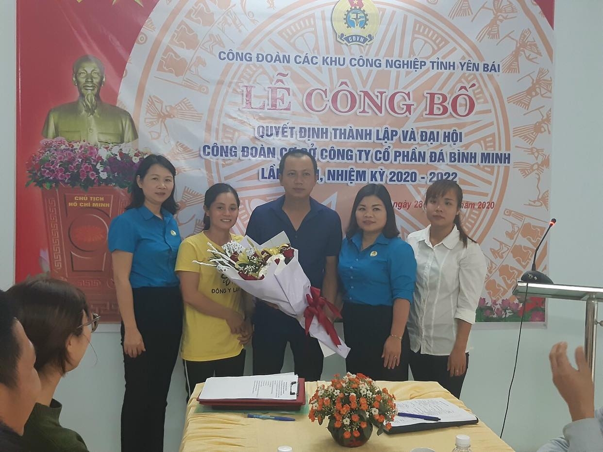 ĐỘT PHÁ TRONG VIỆC NÂNG CAO CHẤT LƯỢNG ĐỘI NGŨ  CÁN BỘ CÔNG ĐOÀN THEO TINH THẦN NGHỊ QUYẾT ĐẠI HỘI ĐẠI BIỂU TOÀN QUỐC LẦN THỨ XIII CỦA ĐẢNG