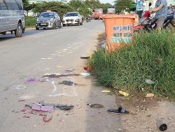 qua duong khong quan sat nguoi dan ong bi tau dam tu vong