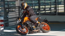 KTM 200 Duke 2021 ra mắt tại Malaysia, chuẩn bị về Việt Nam