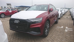 Lô xe Audi Q8 2020 cập cảng Việt Nam