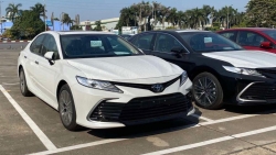 Toyota Camry 2022 sẽ được ra mắt vào ngày 17/12