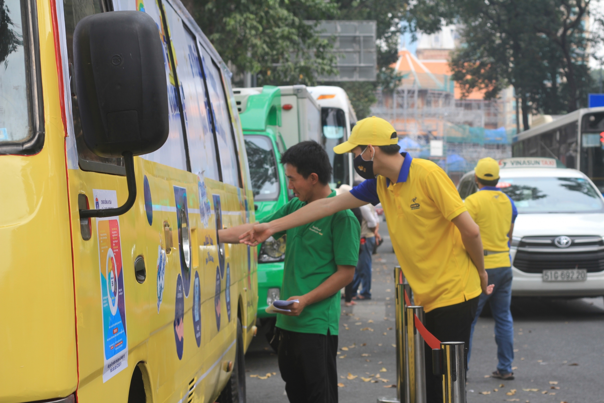 “Xe bus khẩu trang” giúp người lao động được sử dụng khẩu trang đạt chuẩn