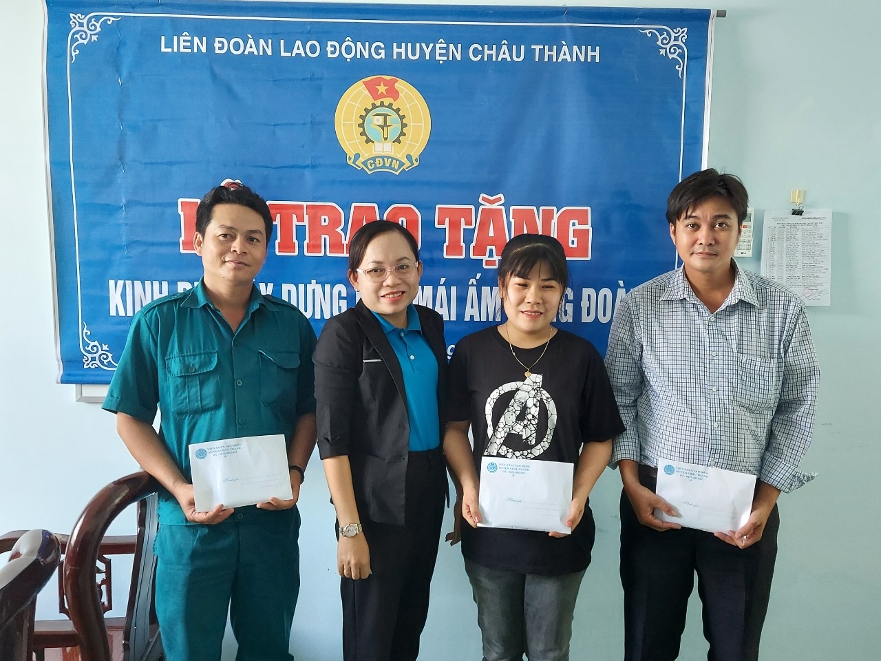 Tiền Giang: Thăm hỏi và động viên người lao động gặp khó khăn do dịch Covid -19